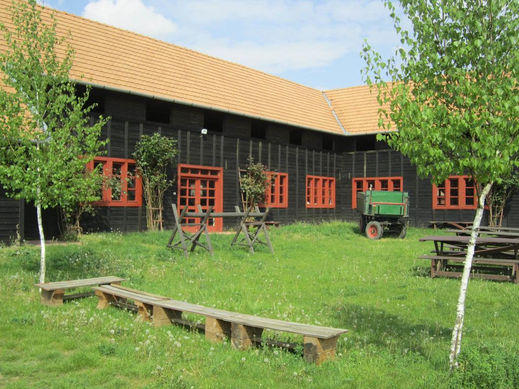 Hotel Nyirfaliget Lovaskemping Es Turistahaz Nyíregyháza Exterior foto